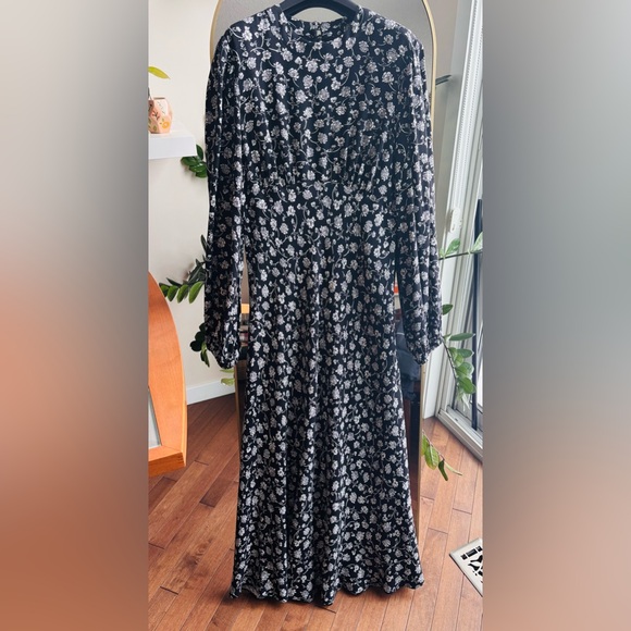 EVER NEW Angelina Petite High-Neck Midi Dress - Picture 4 of 7